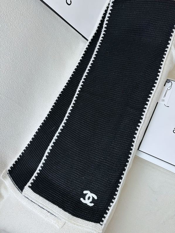 CHANEL 25S SCARF 200 IN CASHMERE 740365