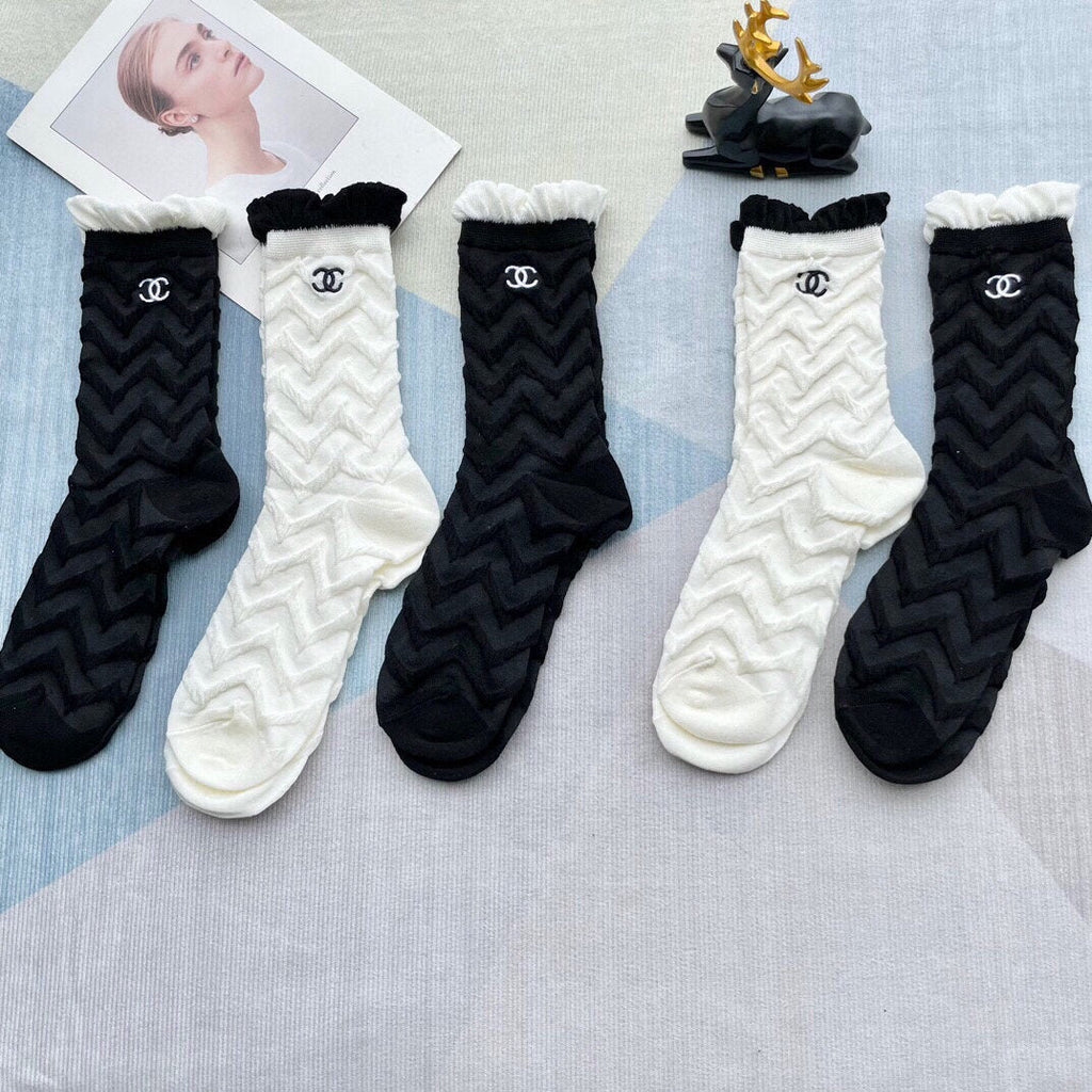 CHANEL CREW SOCKS 420748 (1 BOX )