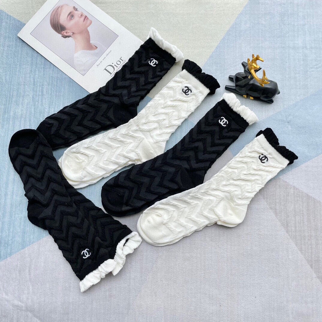 CHANEL CREW SOCKS 420748 (1 BOX )