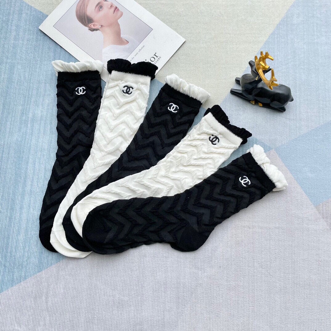 CHANEL CREW SOCKS 420748 (1 BOX )