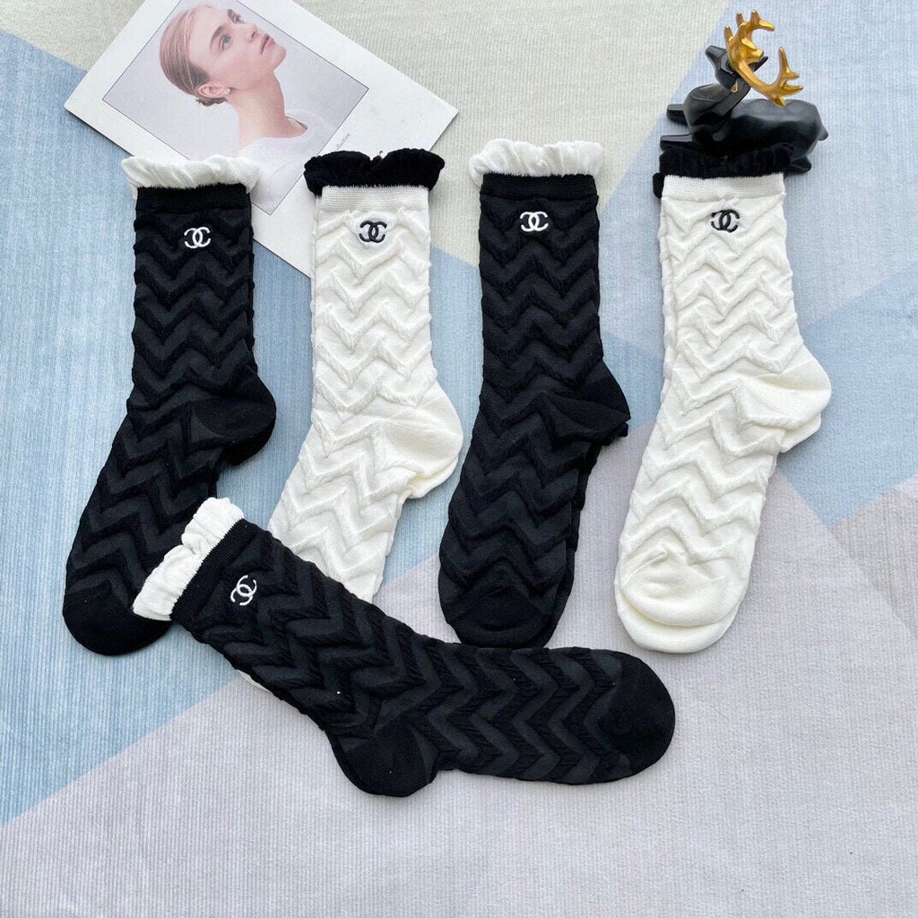 CHANEL CREW SOCKS 420748 (1 BOX )
