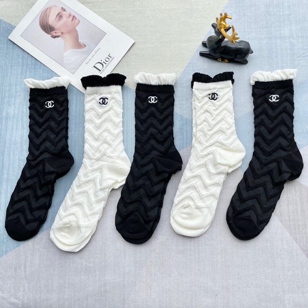 CHANEL CREW SOCKS 420748 (1 BOX )