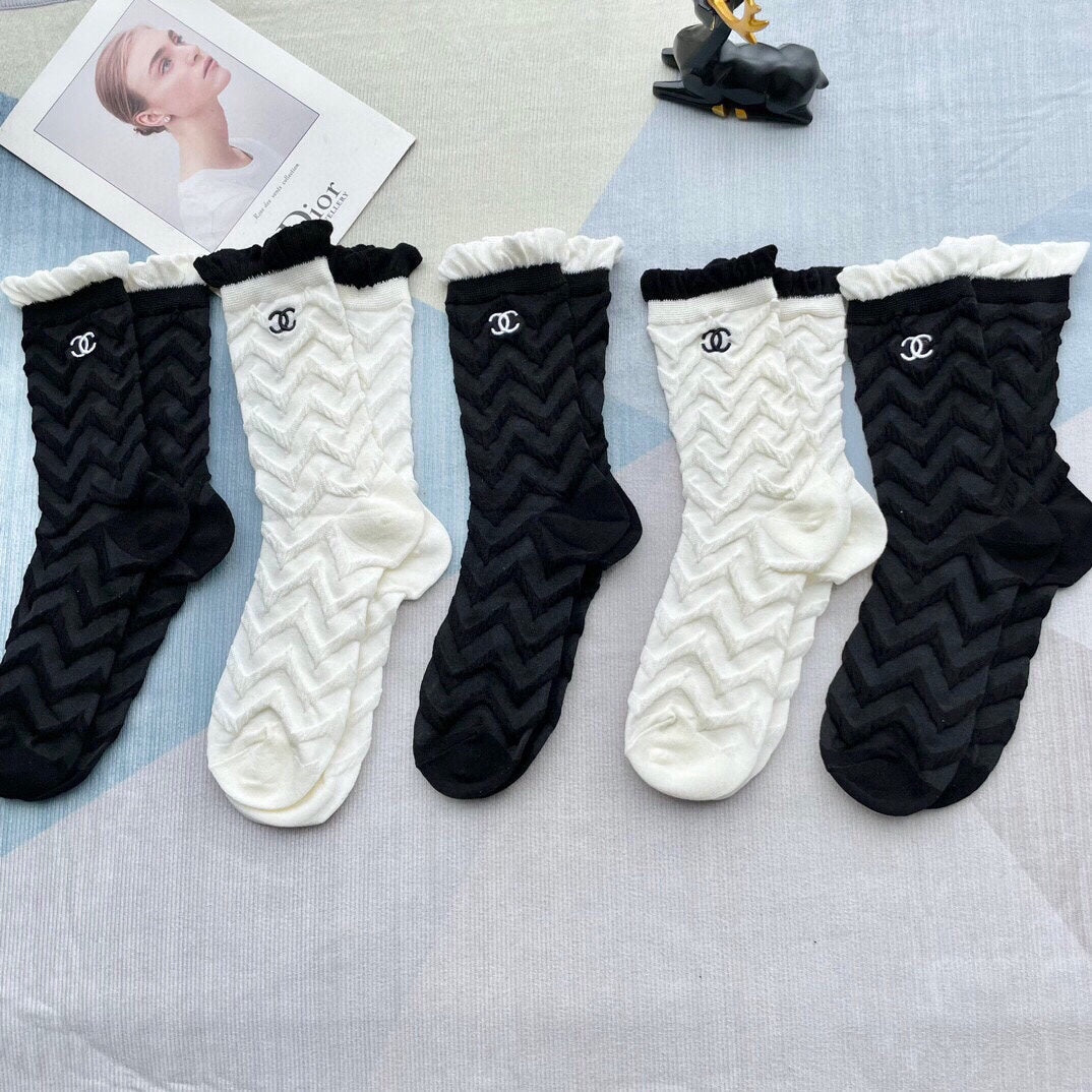 CHANEL CREW SOCKS 420748 (1 BOX )