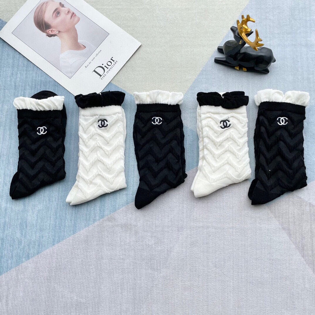 CHANEL CREW SOCKS 420748 (1 BOX )