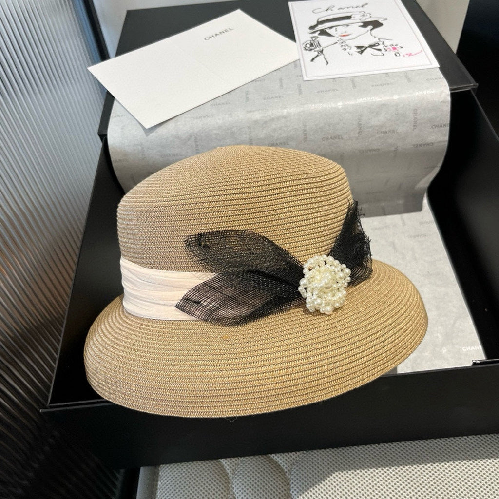 CELINE SMALL BRIM HAT MODEL 650348 IN BEIGE WOVEN STRAW