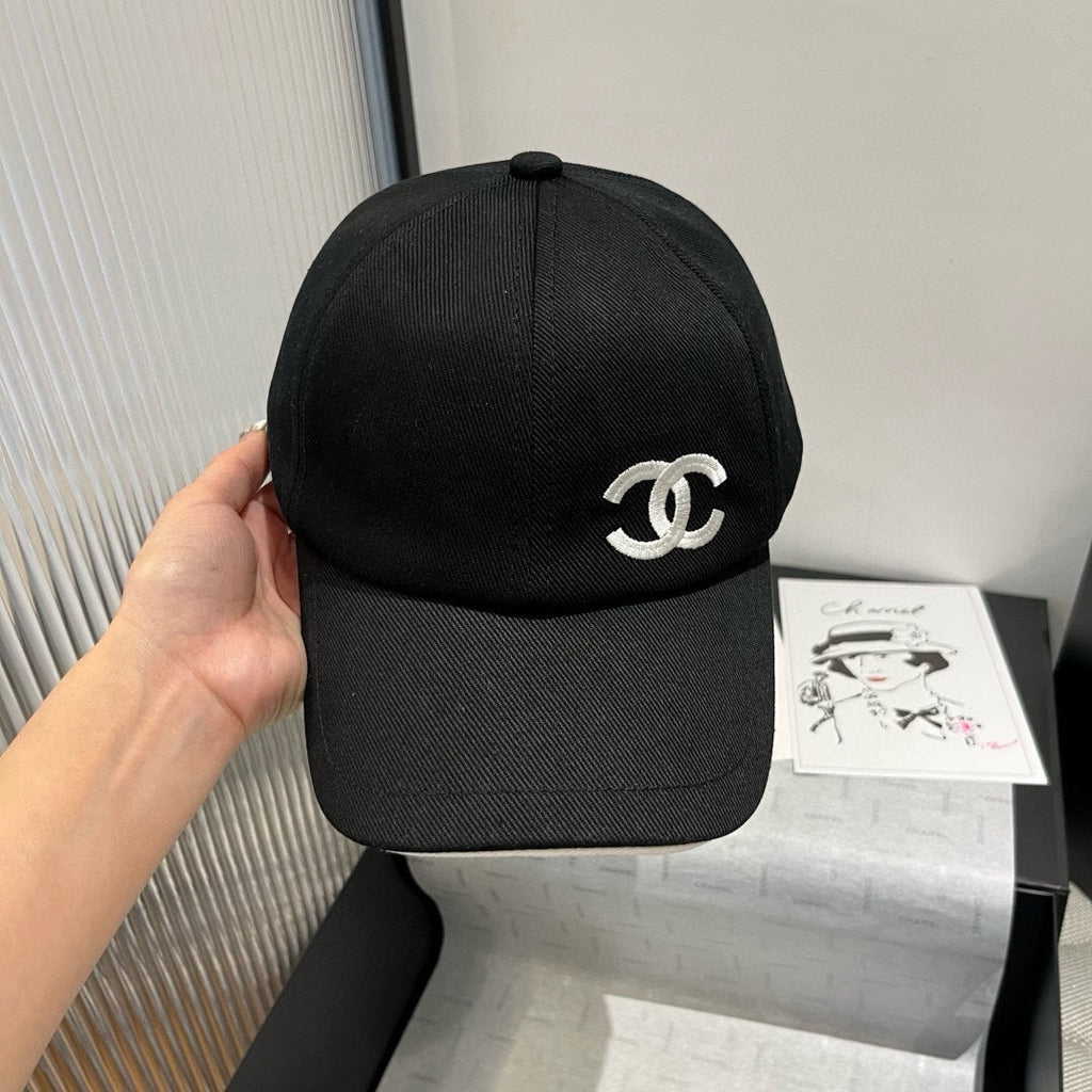CHANEL BASEBALL HAT IN BLACK WITH WHITE TRIM 673995