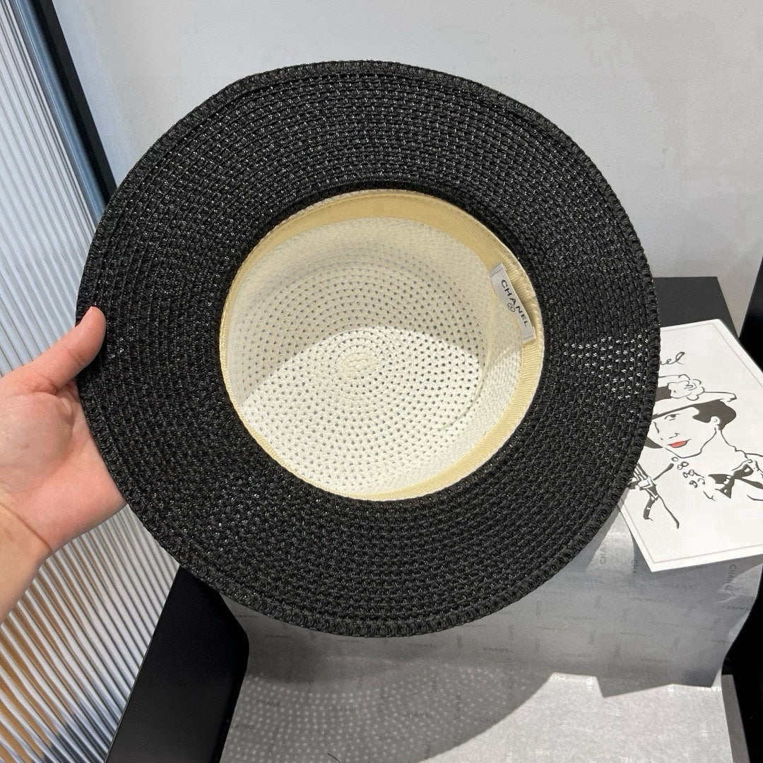 CHANEL FLAT STRAW HAT BLACK AND WHITE 673935