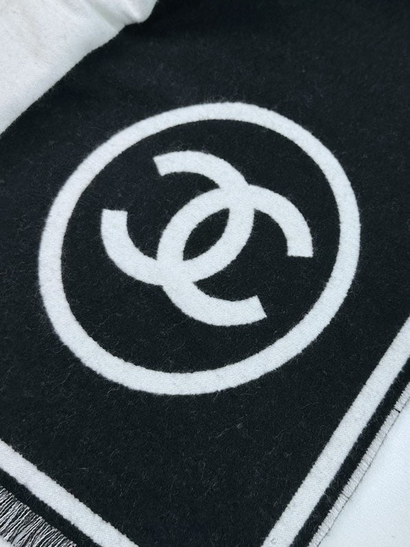 CHANEL 25S SCARF 195 IN CASHMERE WOOL 709604