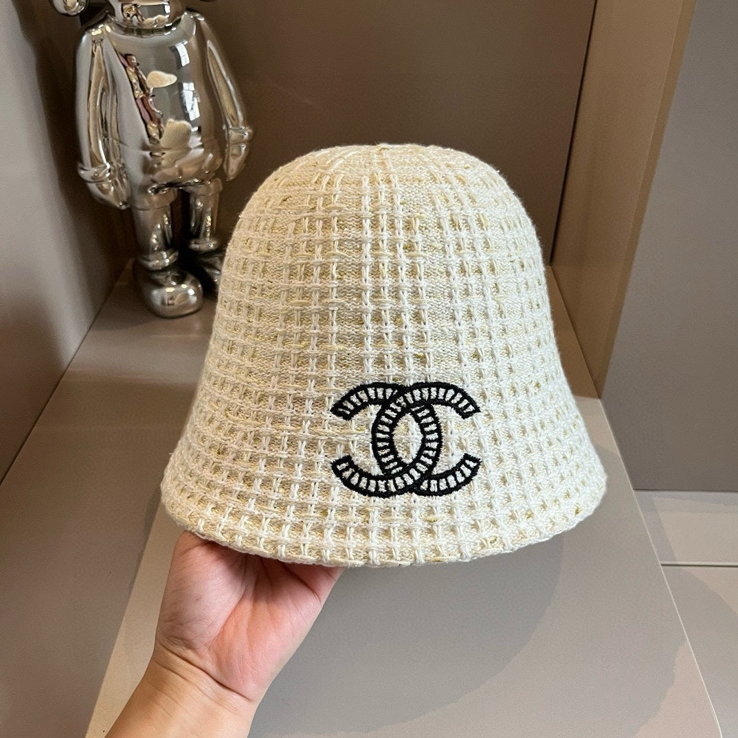CHANEL KNITTED HANDCRAFTED HAT MODEM 179576