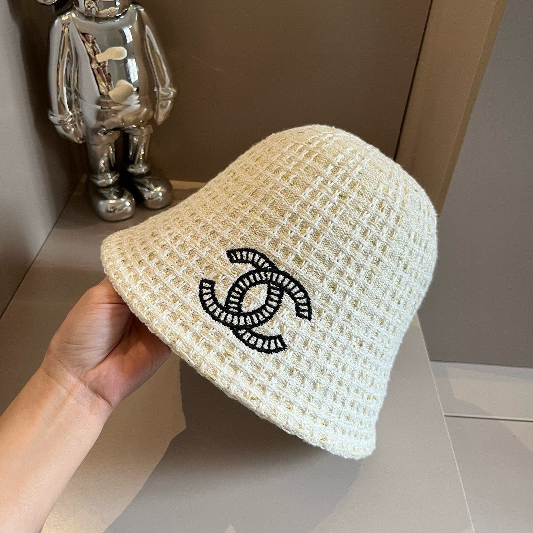 CHANEL KNITTED HANDCRAFTED HAT MODEM 179576