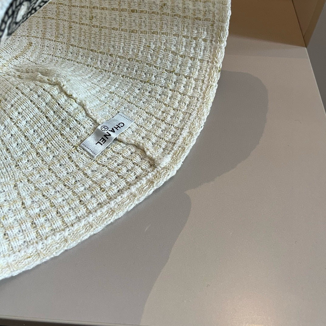 CHANEL KNITTED HANDCRAFTED HAT MODEM 179576