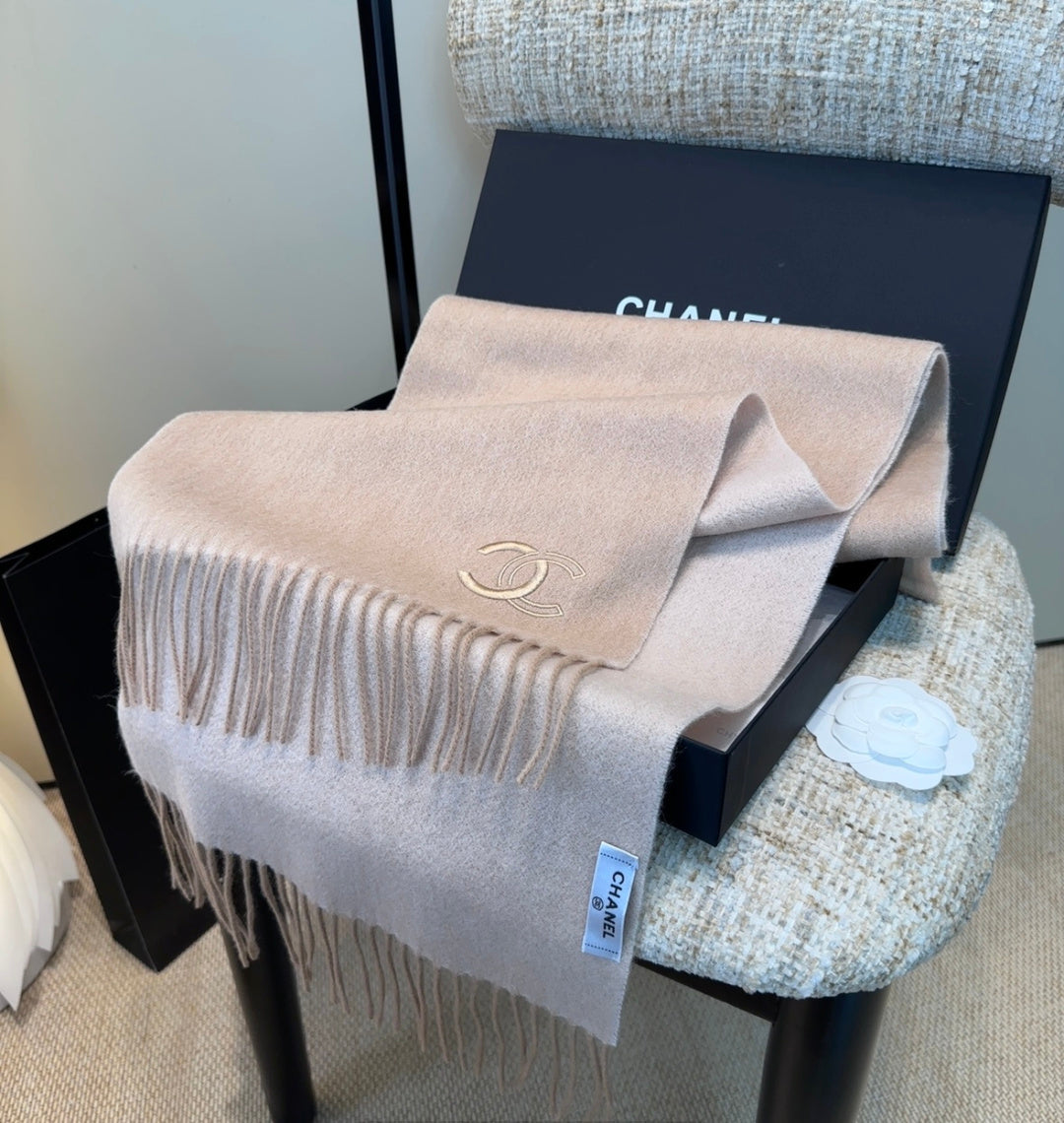 CHANEL 25S SCARF 180 IN CASHMERE 989789