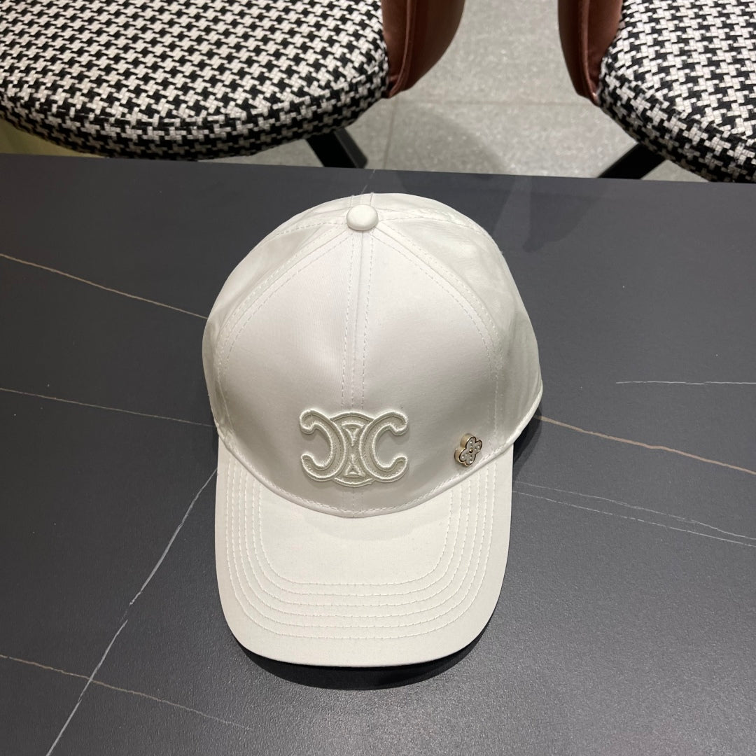 CELINE BASEBALL CAP MODEL 650288 IN WHITE FABRIC