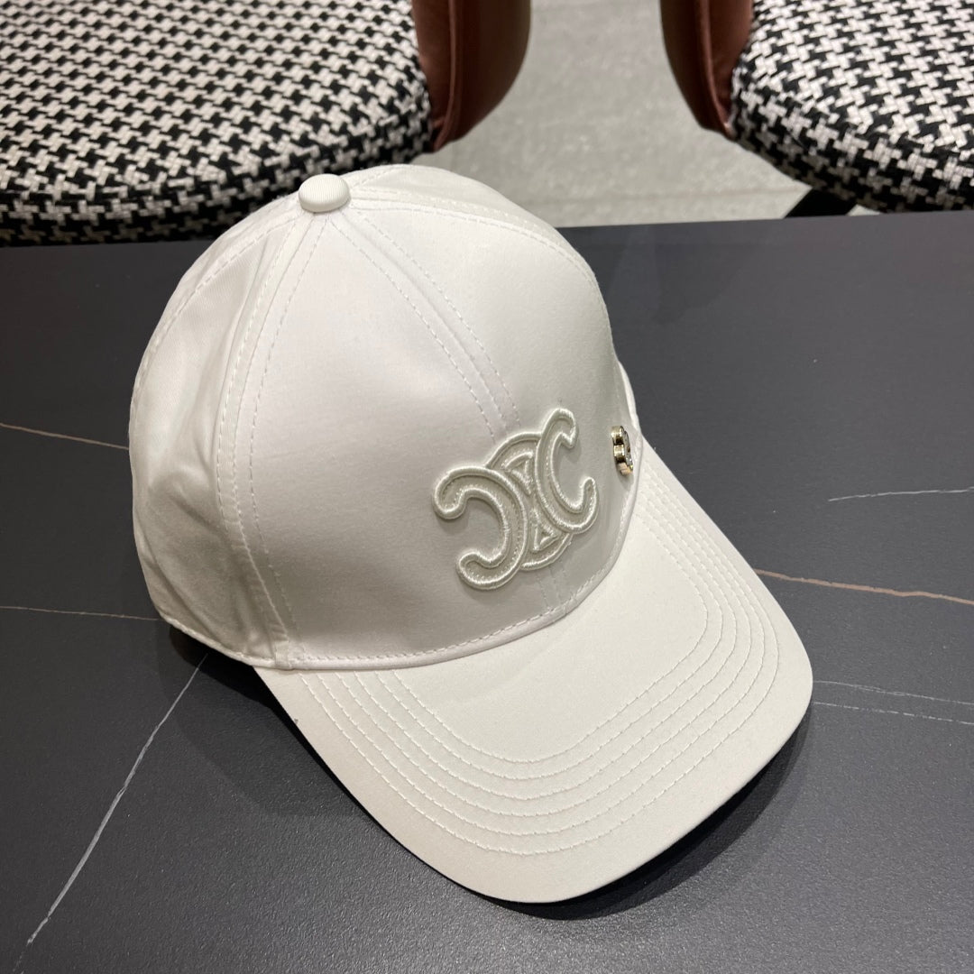 CELINE BASEBALL CAP MODEL 650288 IN WHITE FABRIC