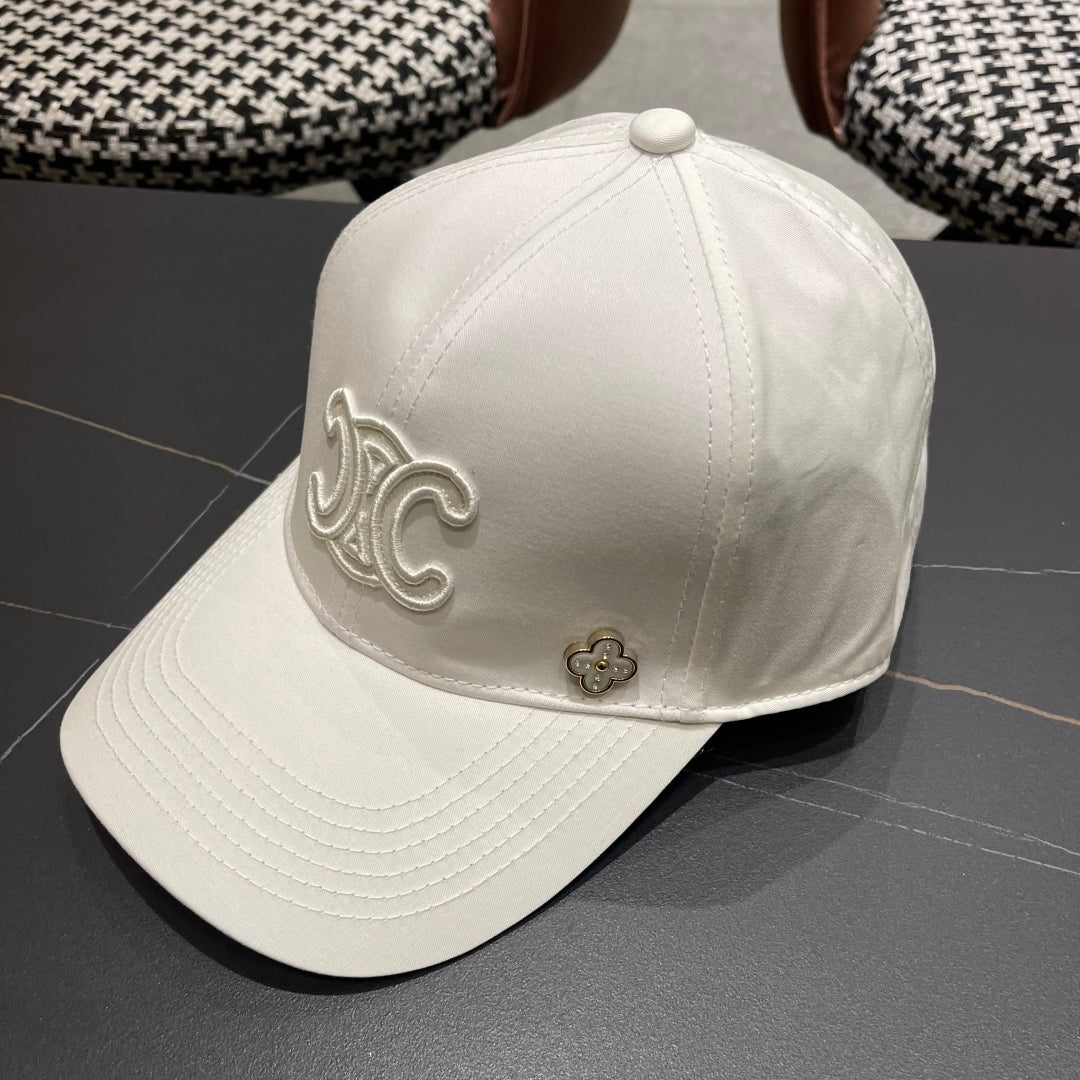 CELINE BASEBALL CAP MODEL 650288 IN WHITE FABRIC