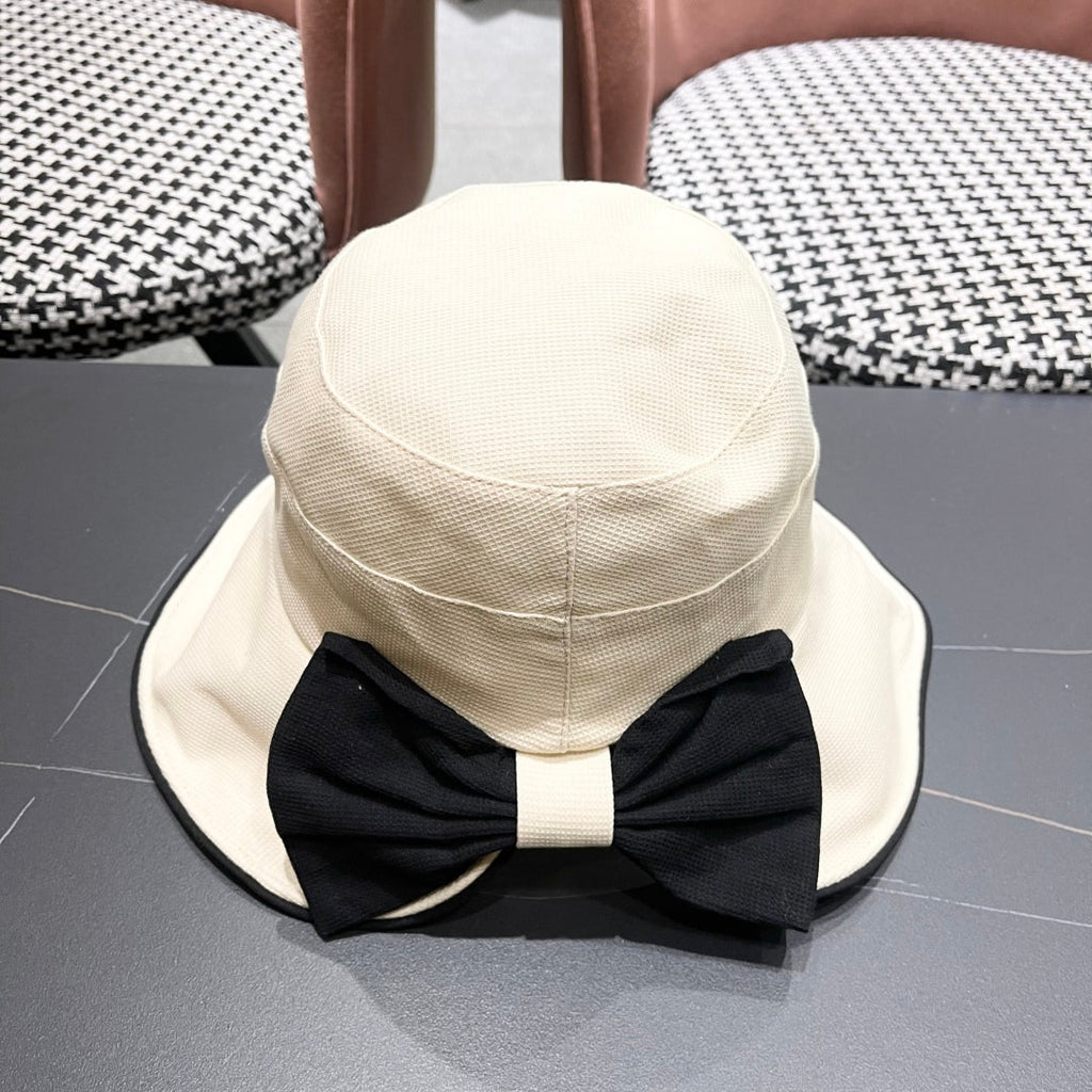 CELINE BUCKET HAT MODEL 650289 IN WHITE FABRIC