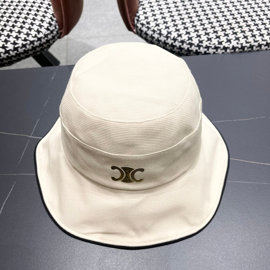 CELINE BUCKET HAT MODEL 650289 IN WHITE FABRIC