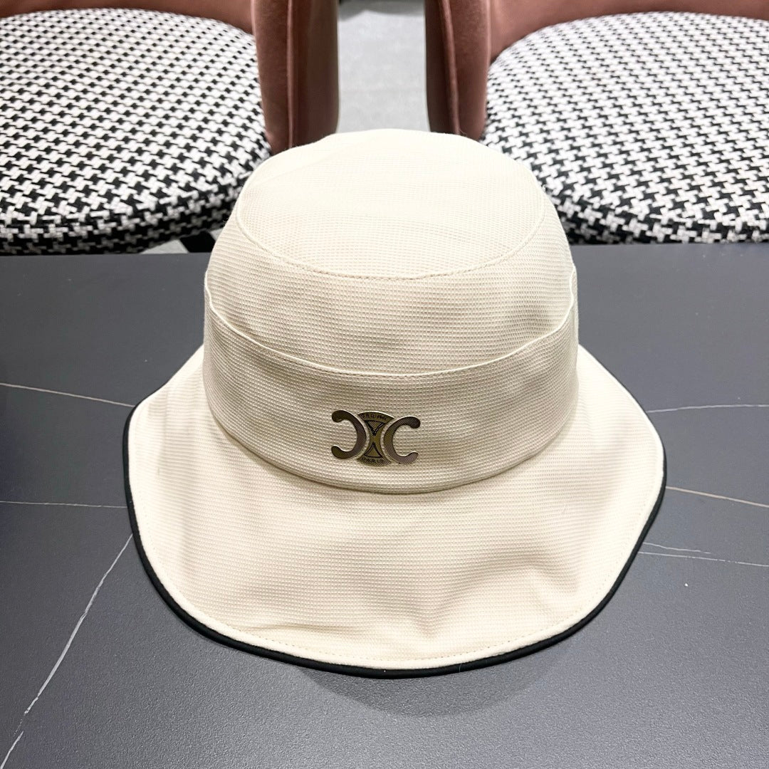 CELINE BUCKET HAT MODEL 650289 IN WHITE FABRIC