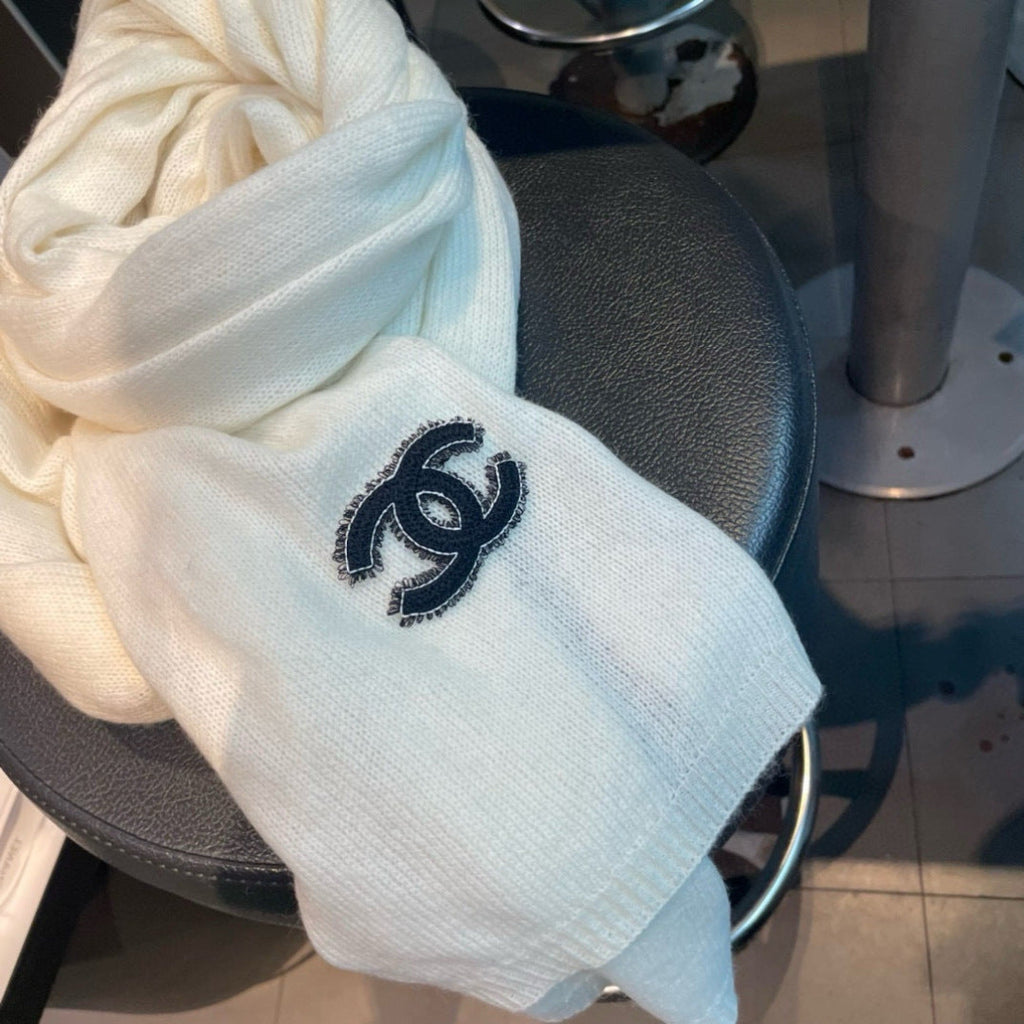 CHANEL 25S SCARF 200 IN WOOL 989889