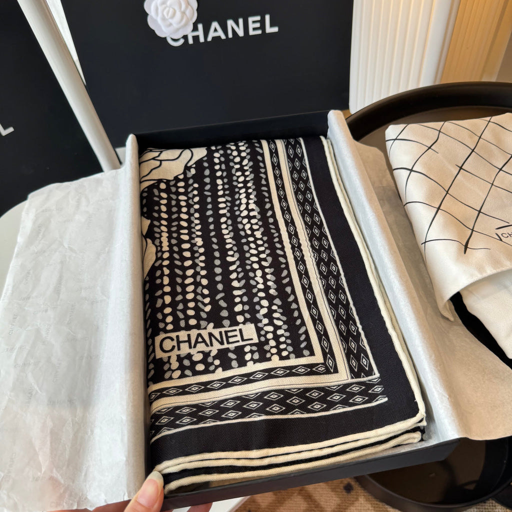 CHANEL 25S SCARF 140 IN CASHMERE 989890