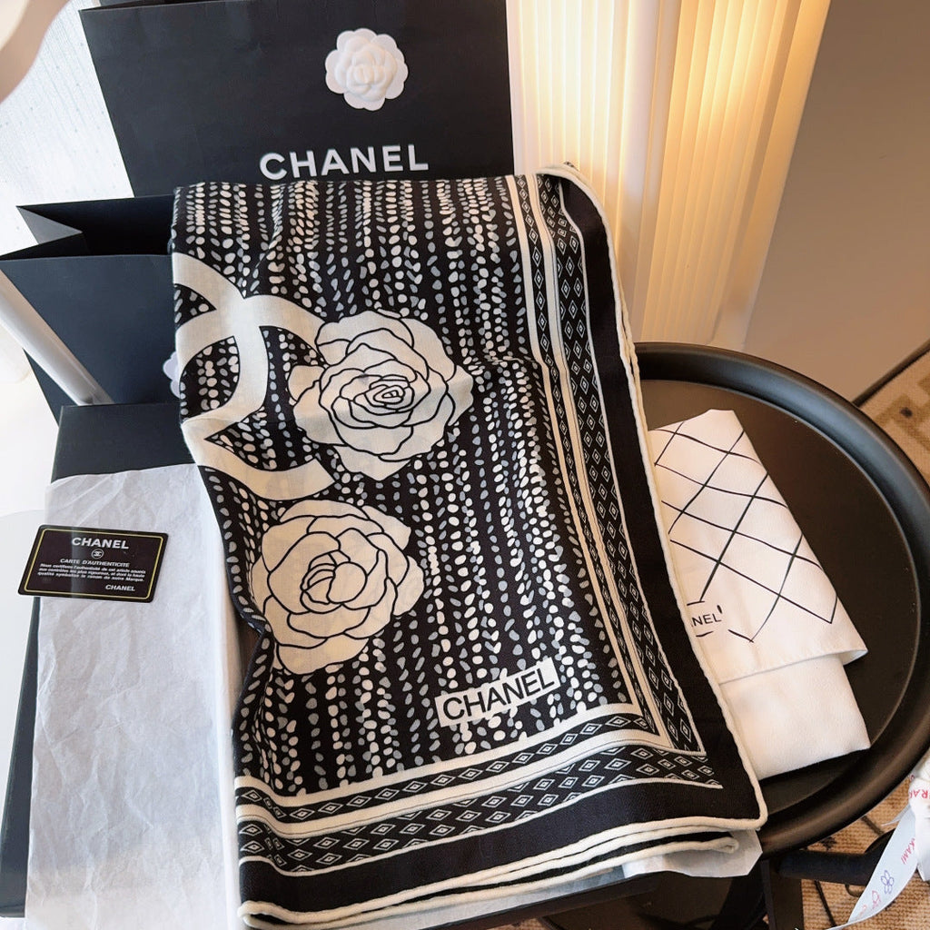 CHANEL 25S SCARF 140 IN CASHMERE 989890