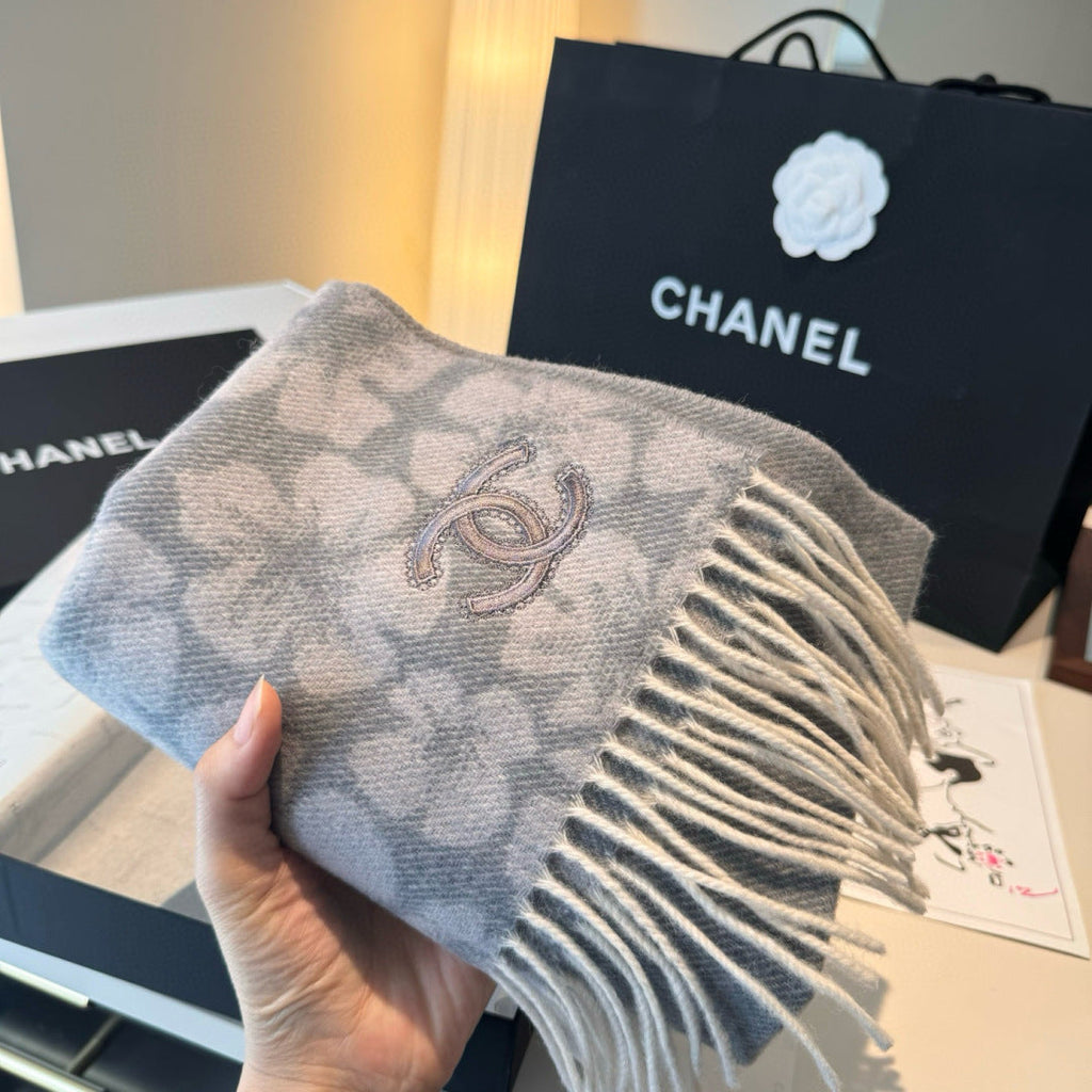 CHANEL 25S SCARF 180 IN CASHMERE 989900