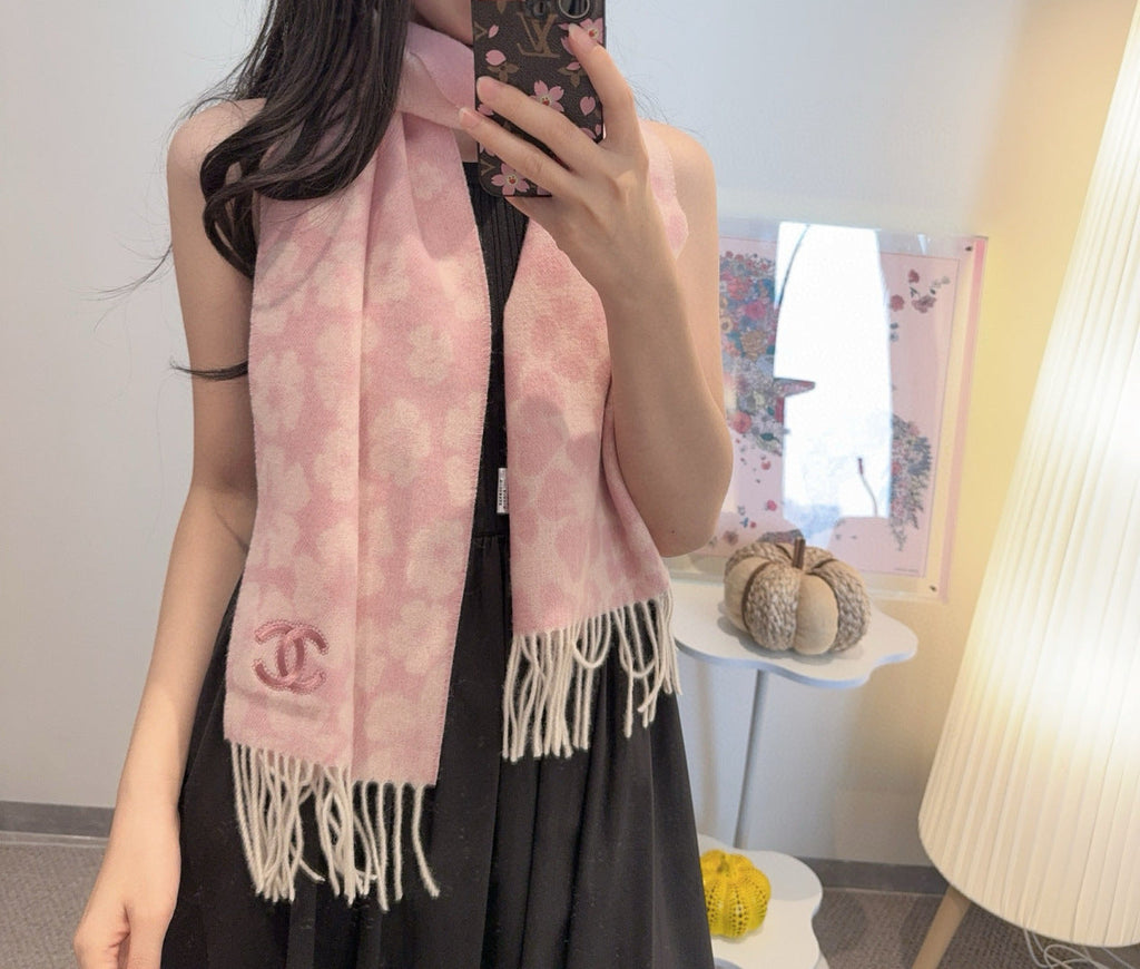 CHANEL 25S SCARF 180 IN CASHMERE 989901
