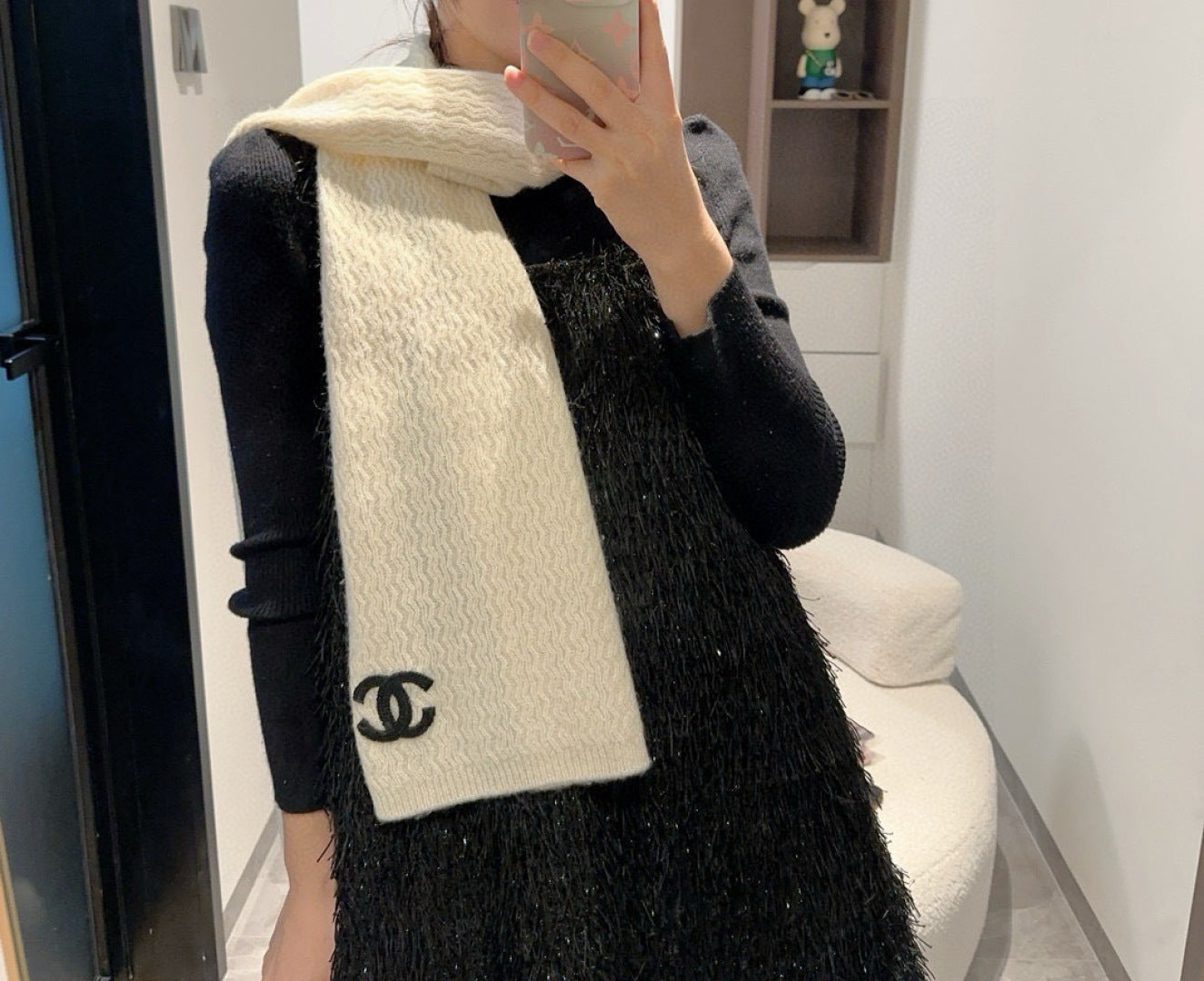 CHANEL 25S SCARF 200 IN CASHMERE 932411