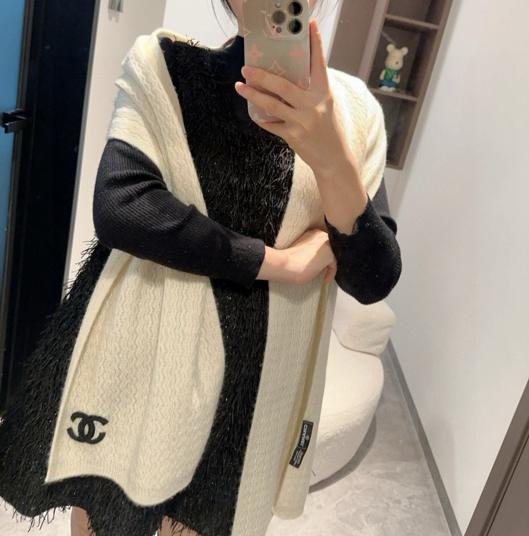CHANEL 25S SCARF 200 IN CASHMERE 932411