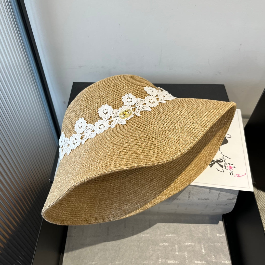 CELINE WIDE BRIM HAT MODEL 652030 IN WOVEN STRAW