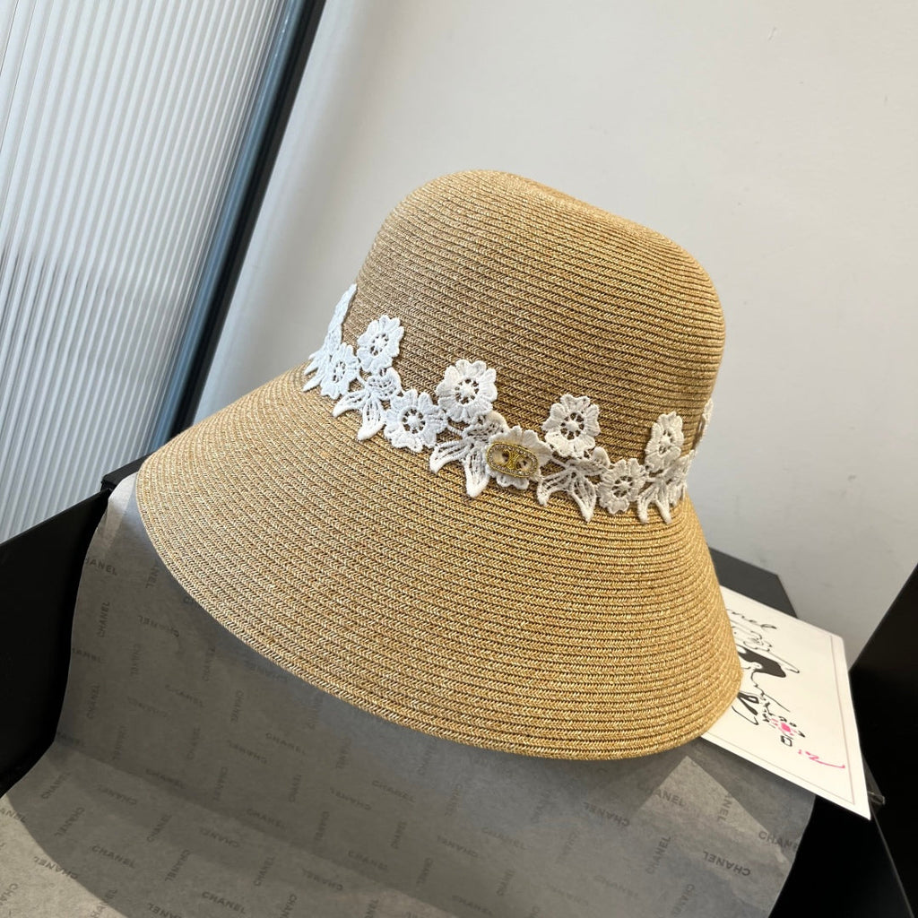 CELINE WIDE BRIM HAT MODEL 652030 IN WOVEN STRAW