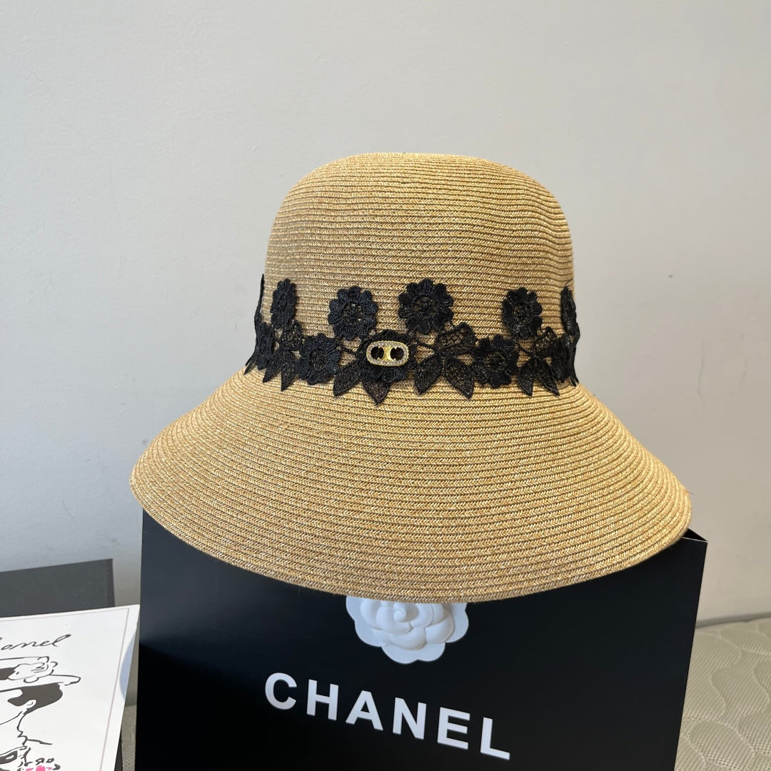 CELINE WIDE BRIM HAT MODEL 652031 IN WOVEN STRAW