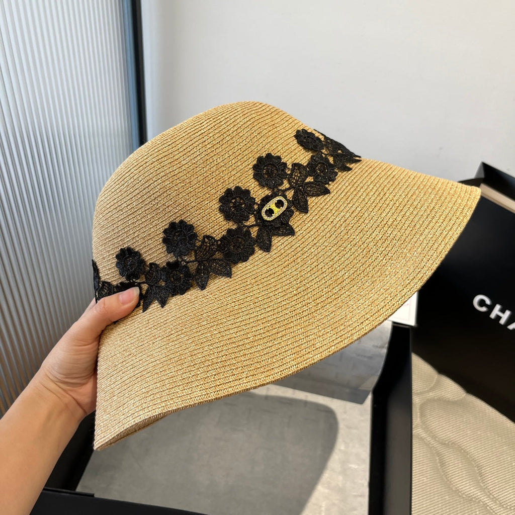 CELINE WIDE BRIM HAT MODEL 652031 IN WOVEN STRAW