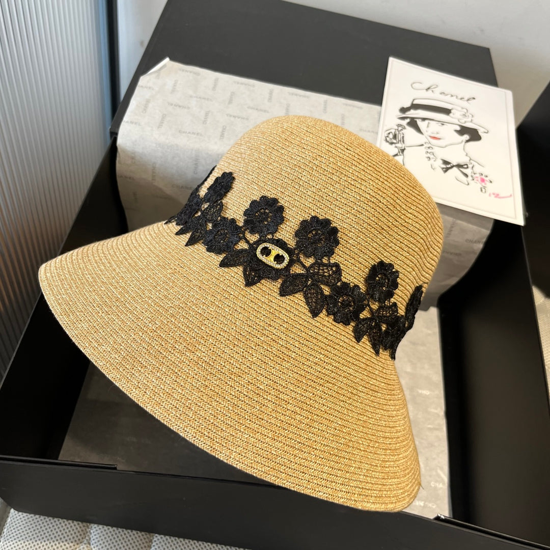 CELINE WIDE BRIM HAT MODEL 652031 IN WOVEN STRAW