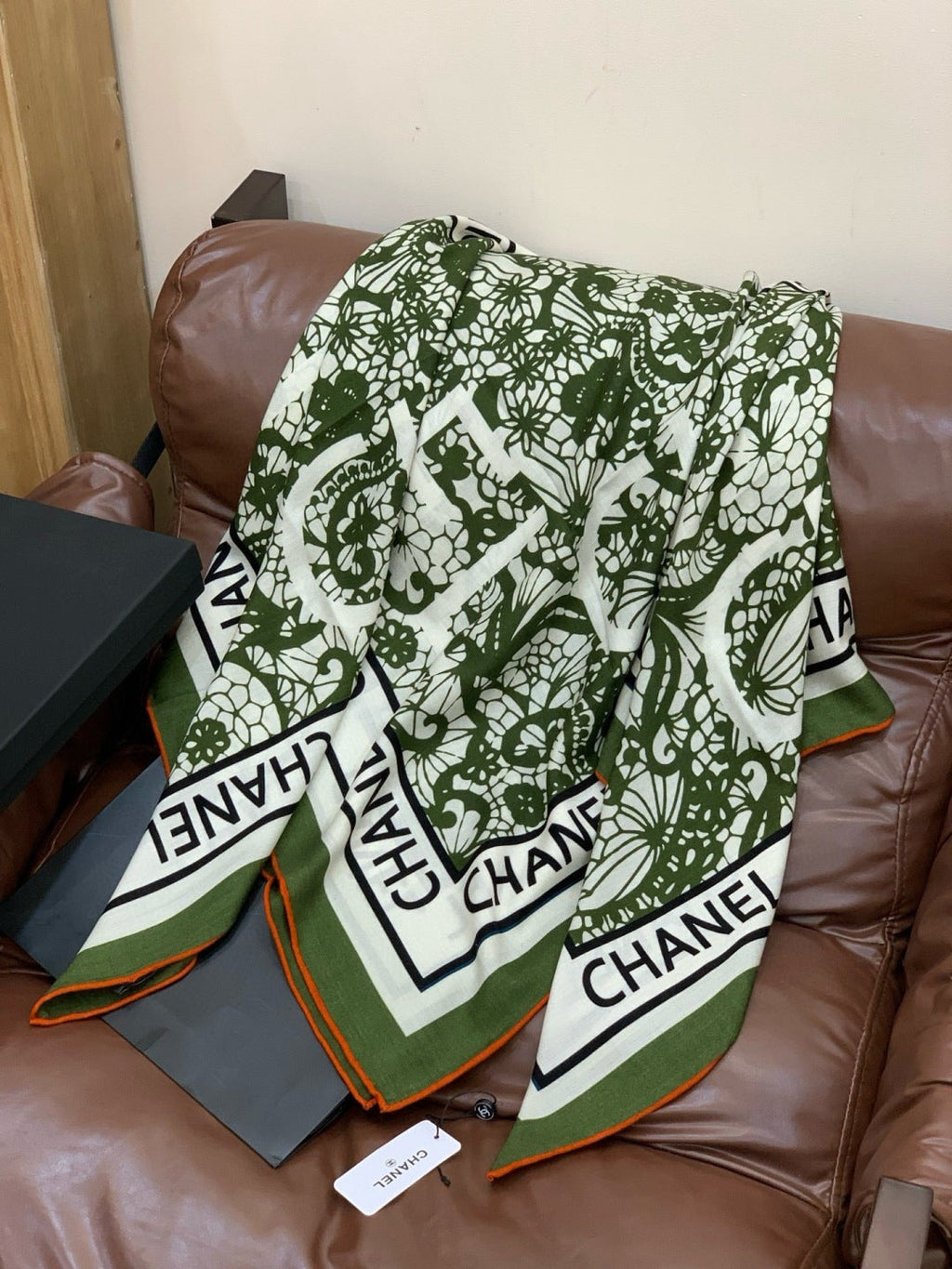 CHANEL 25S SCARF 135 CM IN CASHMERE AND SILK 943314