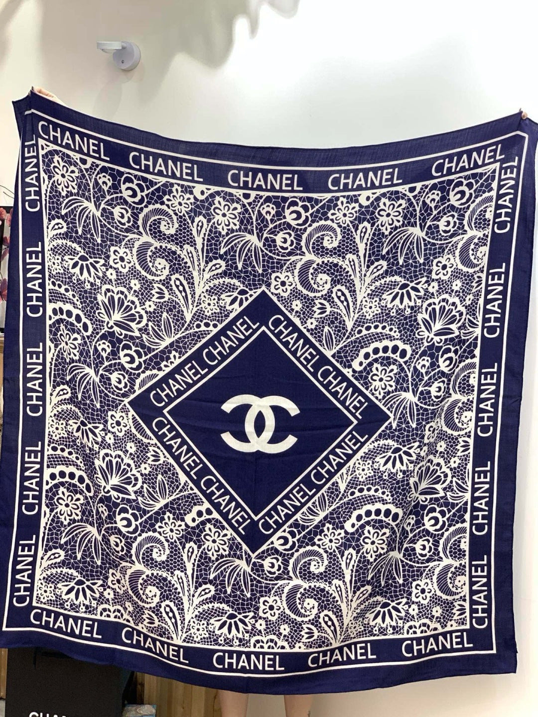 CHANEL 25S SCARF 135 CM IN CASHMERE AND SILK 943315