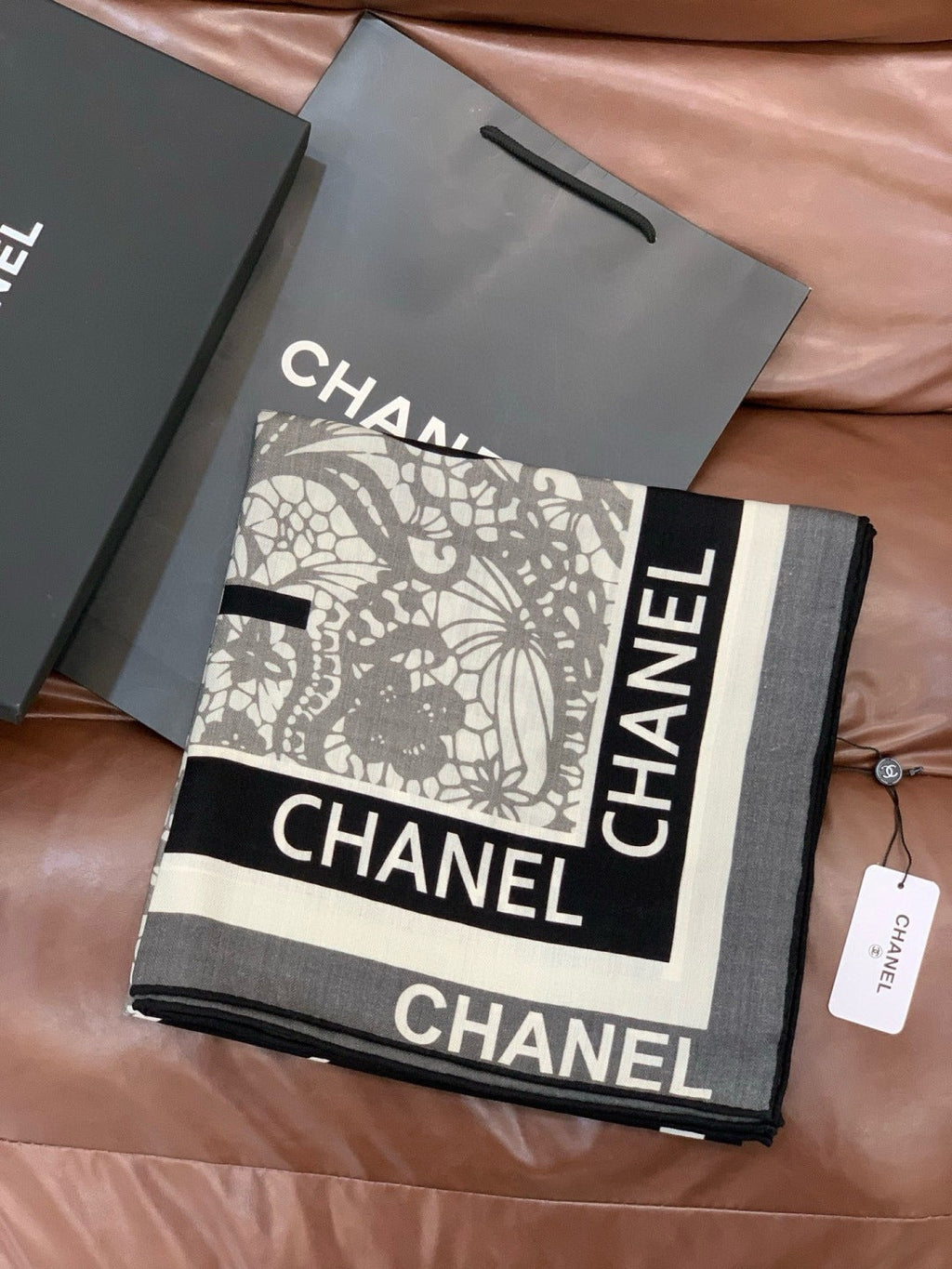 CHANEL 25S SCARF 135 CM IN CASHMERE AND SILK 943319