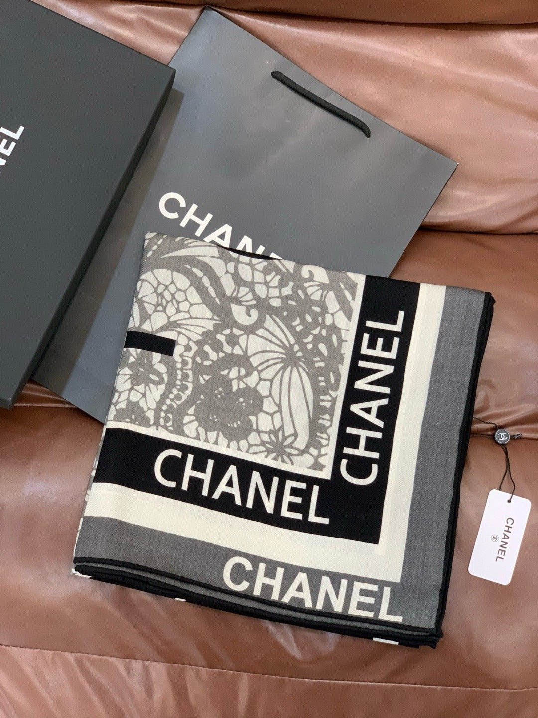 CHANEL 25S SCARF 135 CM IN CASHMERE AND SILK 943319