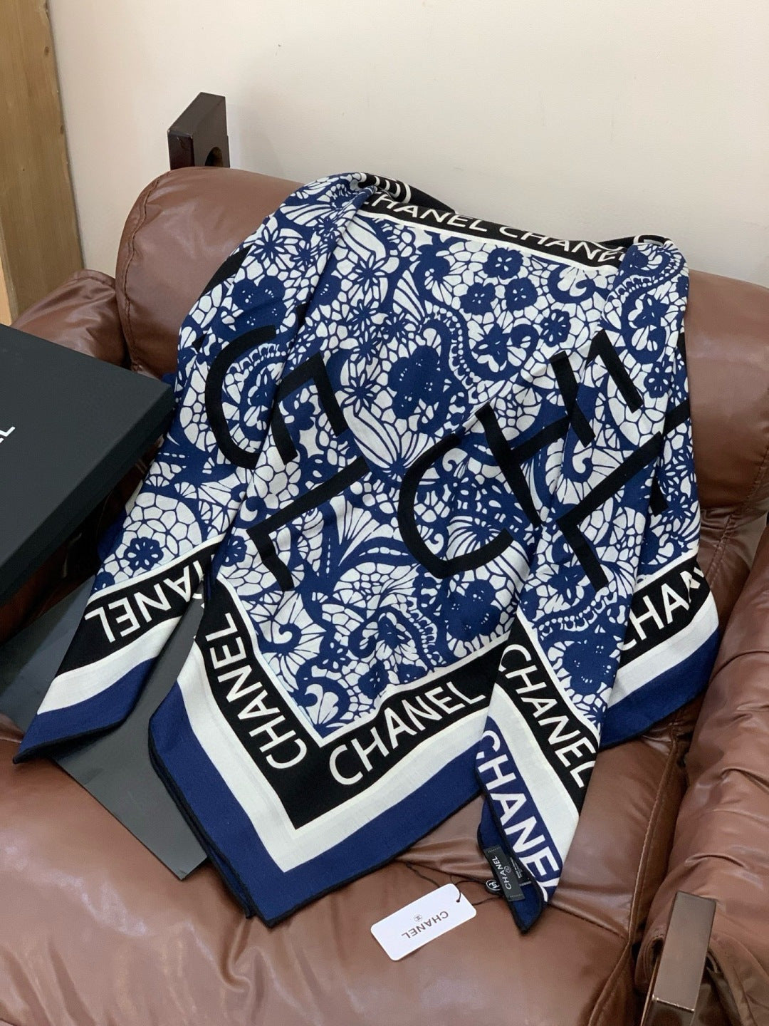 CHANEL 25S SCARF 135 CM IN CASHMERE AND SILK 943320