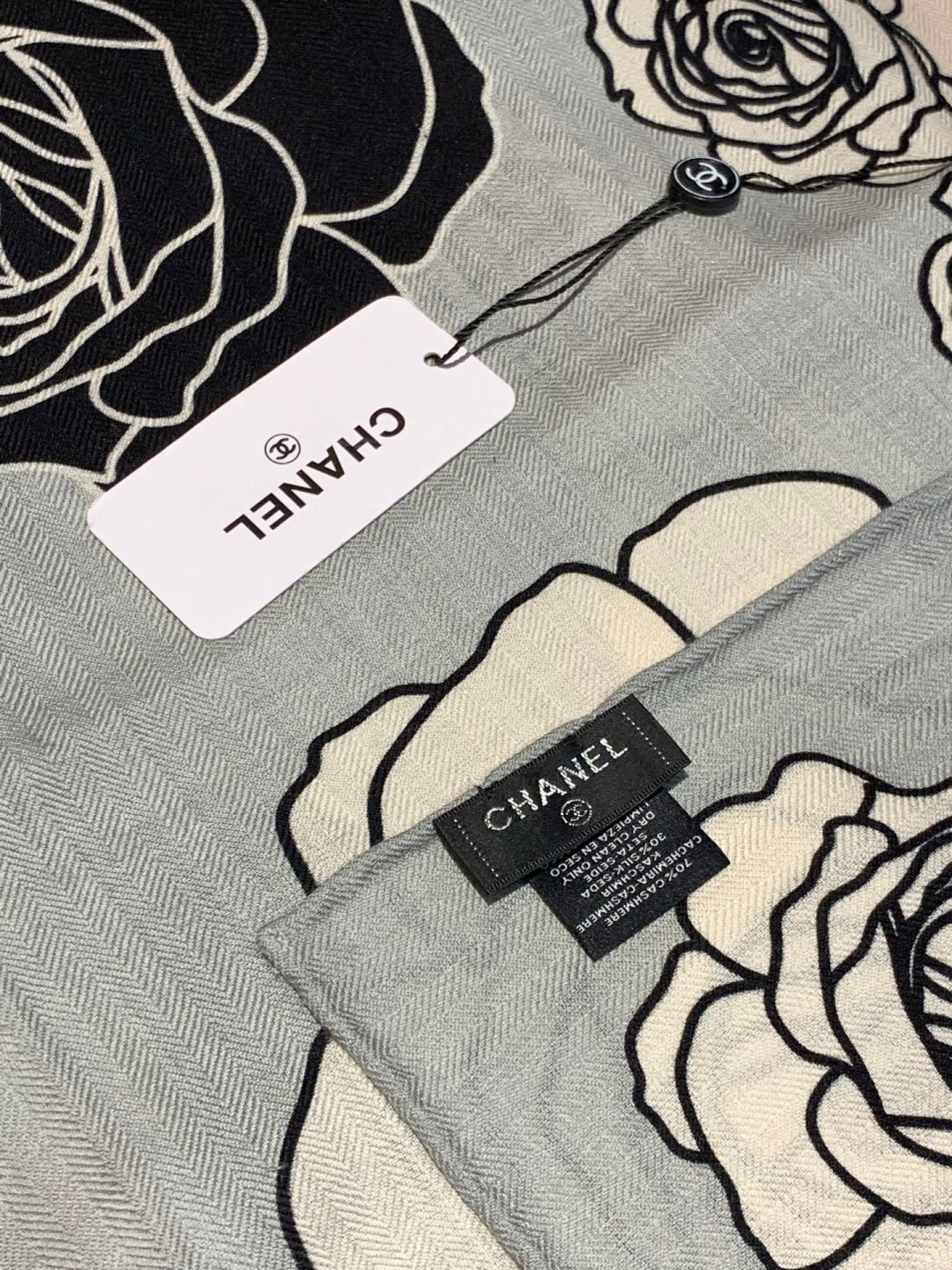 CHANEL 25S SCARF 140 CM IN CASHMERE AND SILK 943334
