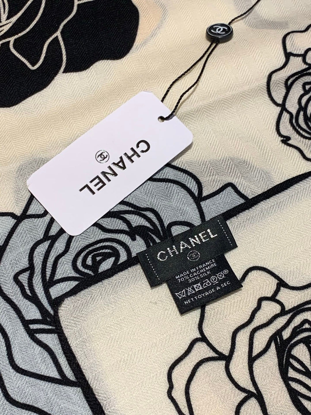 CHANEL 25S SCARF 140 CM IN CASHMERE AND SILK 943335