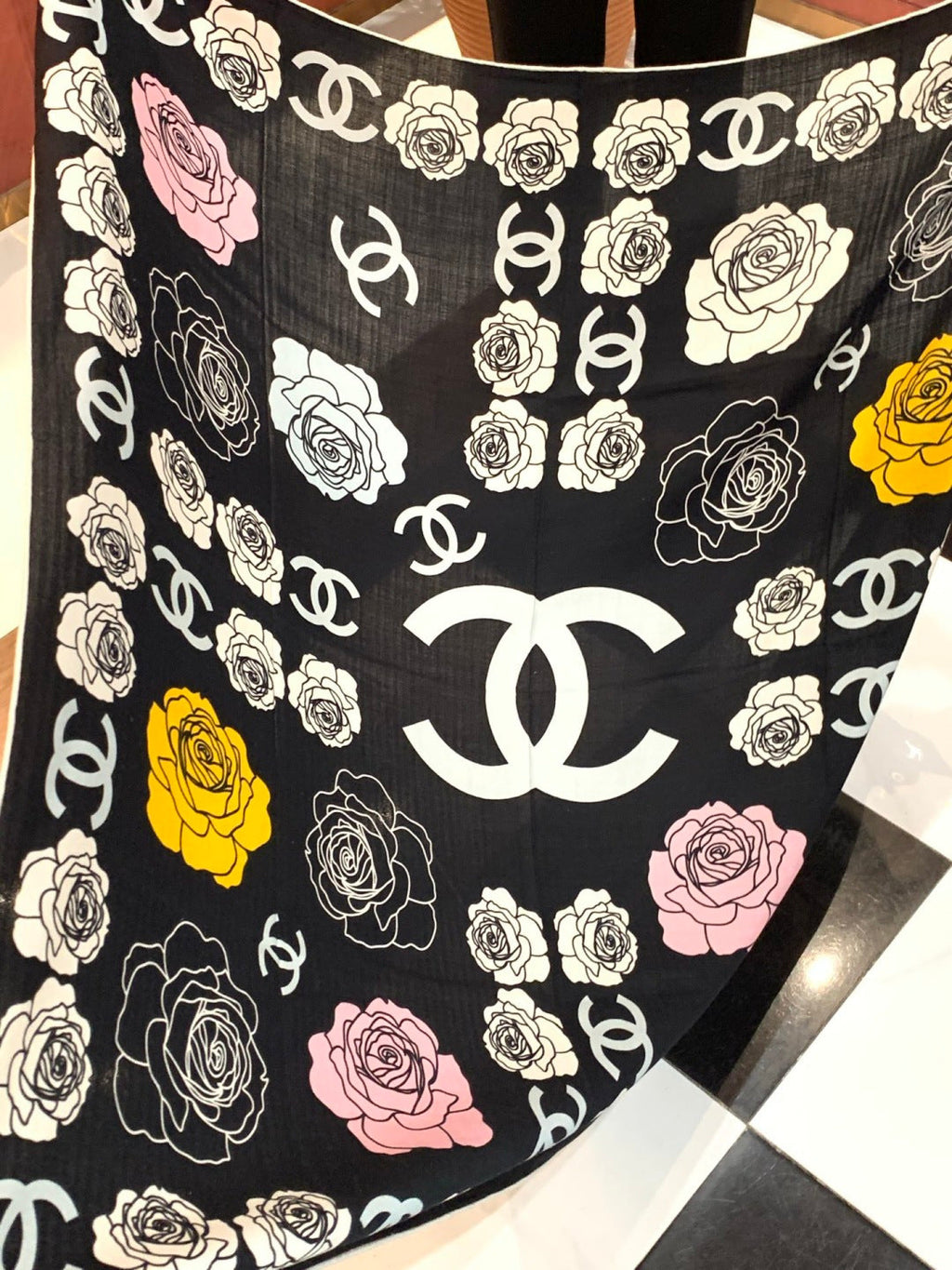 CHANEL 25S SCARF 140 CM IN CASHMERE AND SILK 943336