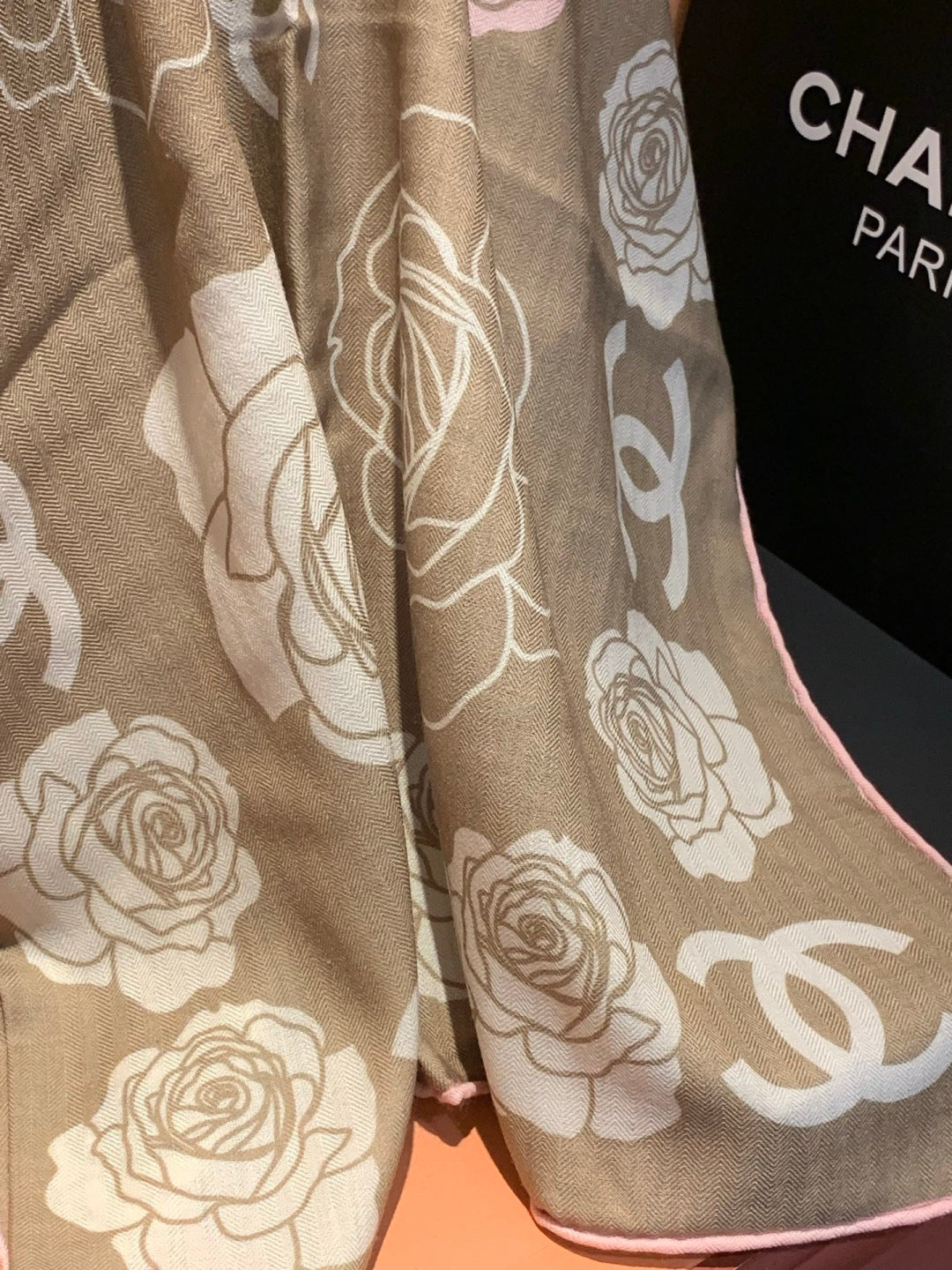 CHANEL 25S SCARF 140 CM IN CASHMERE AND SILK 943337