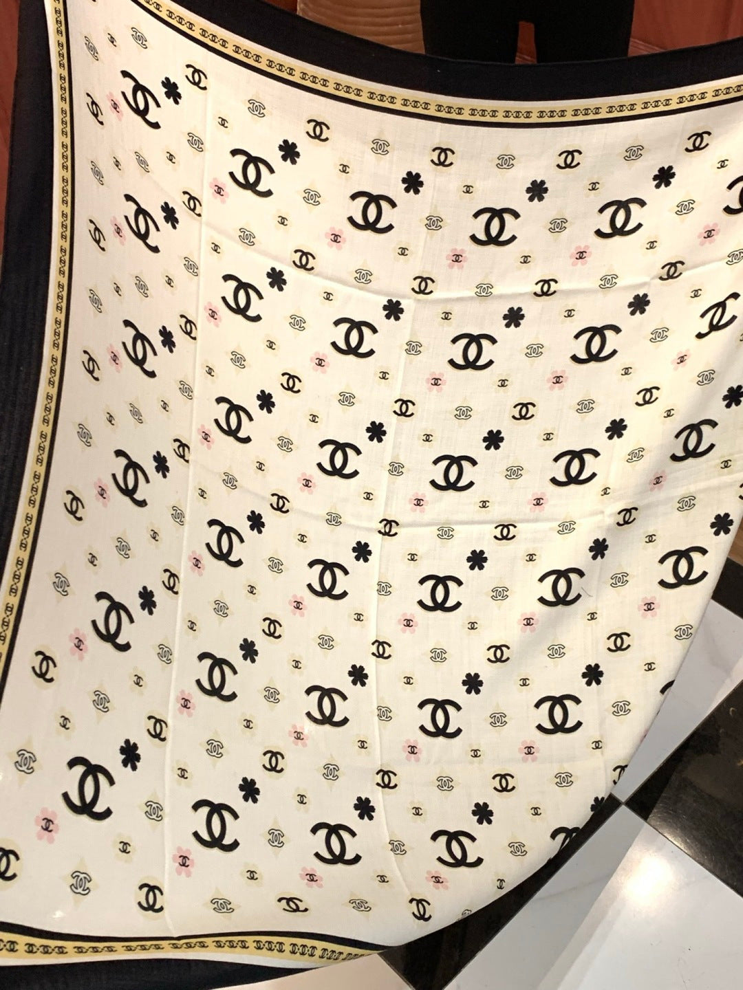 CHANEL 25S SCARF 140 CM IN CASHMERE AND SILK 943339