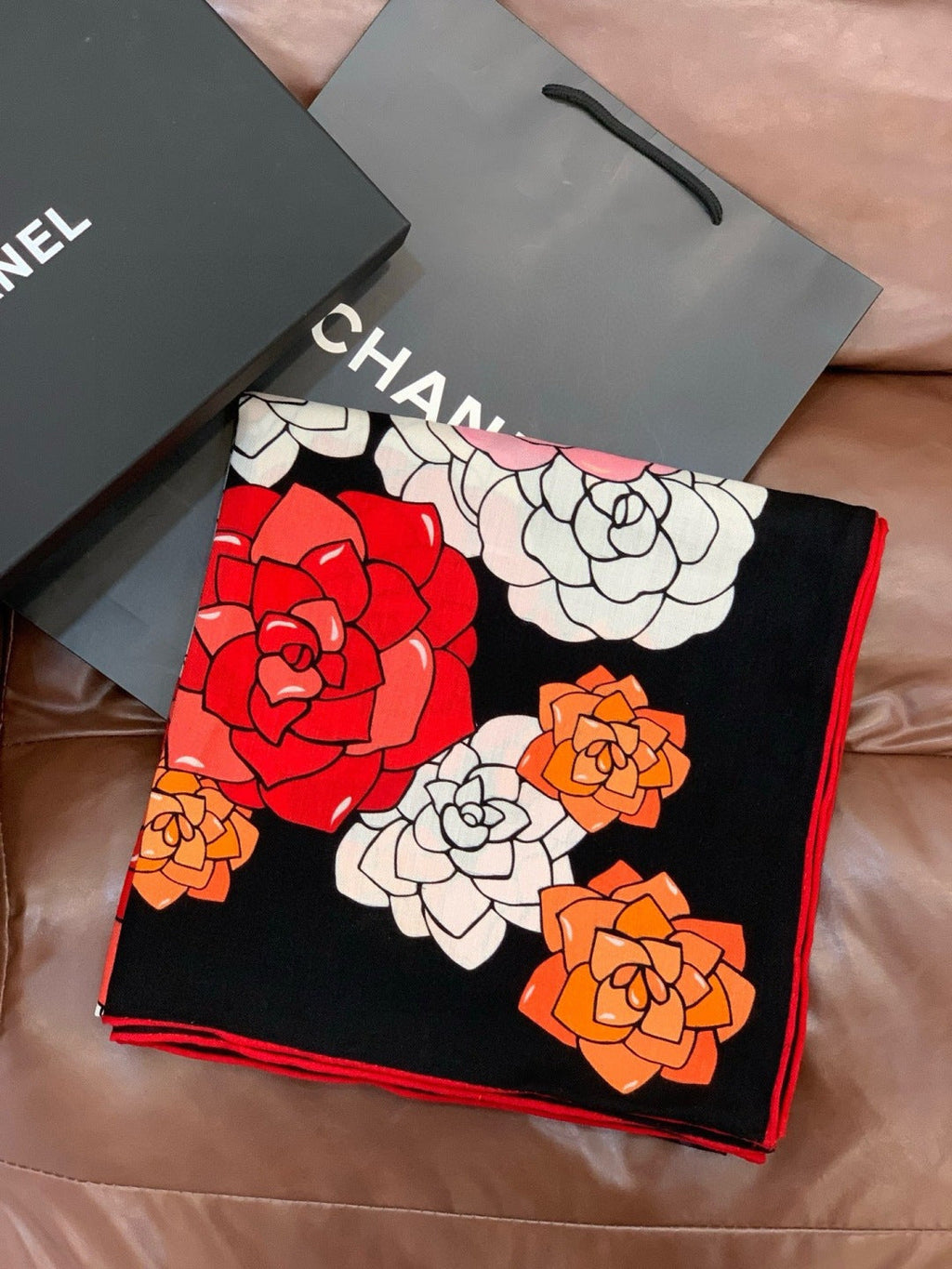 CHANEL 25S SCARF 140 CM IN CASHMERE SILK 943622
