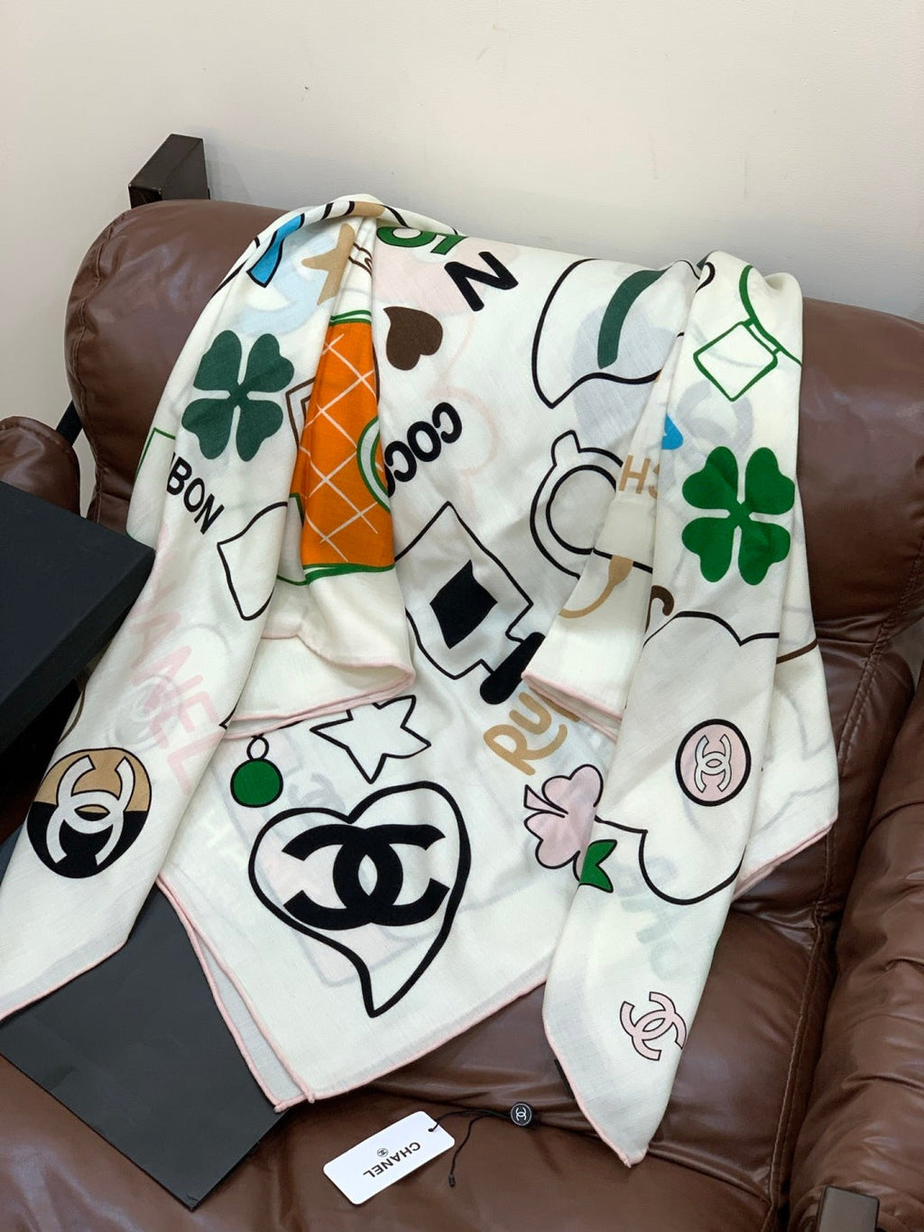 CHANEL 25S SCARF 135 CM IN CASHMERE SILK 943655