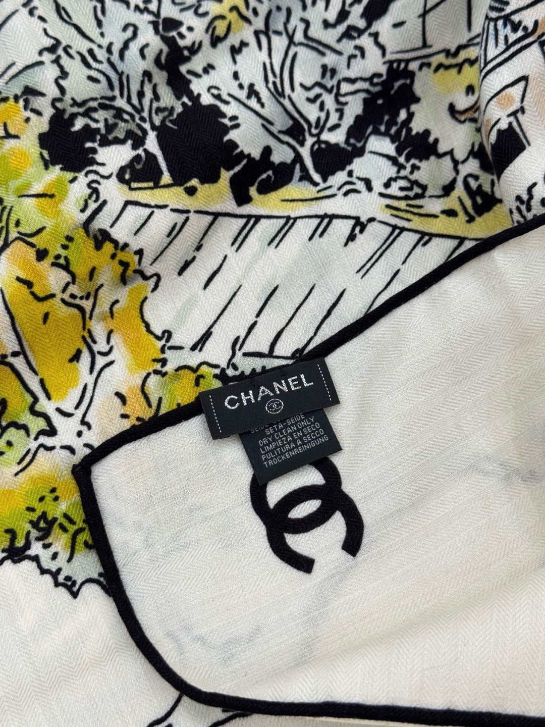 CHANEL 25S SCARF 135 CM IN CASHMERE SILK 943698