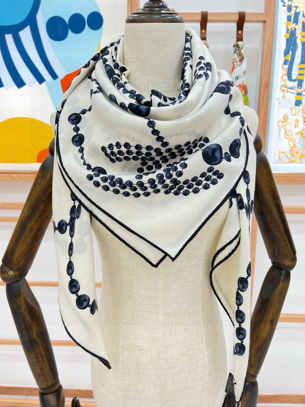 CHANEL 25S SCARF 140 IN CASHMERE 991650