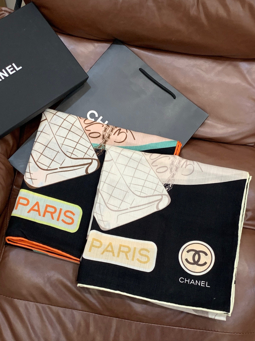 CHANEL 25S SCARF 135 IN CASHMERE 991651