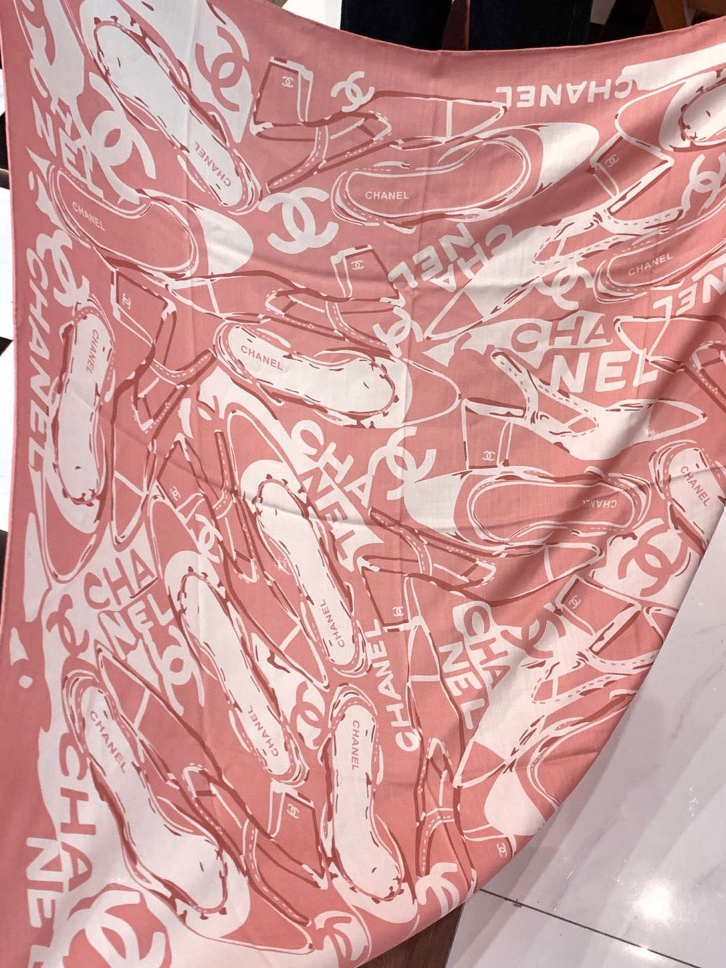 CHANEL 25S SCARF 135 IN CASHMERE 991694